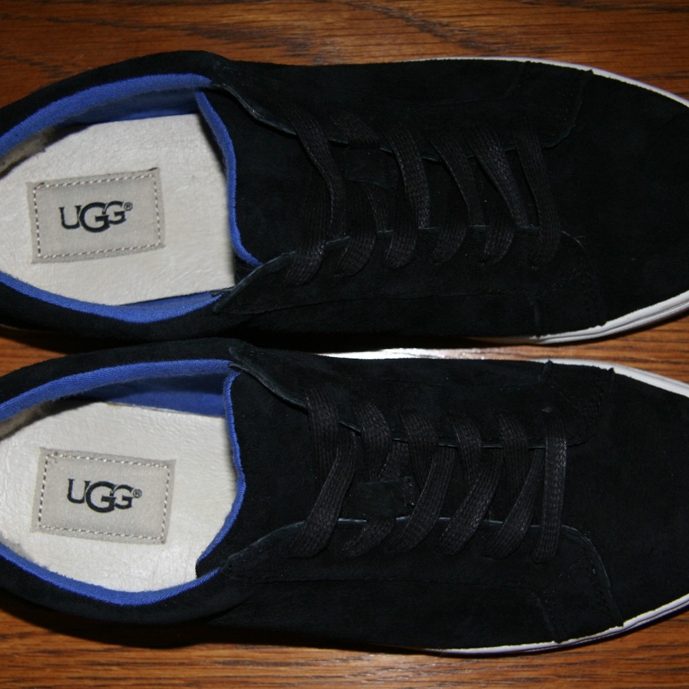 UGG - Picture 2 of 4